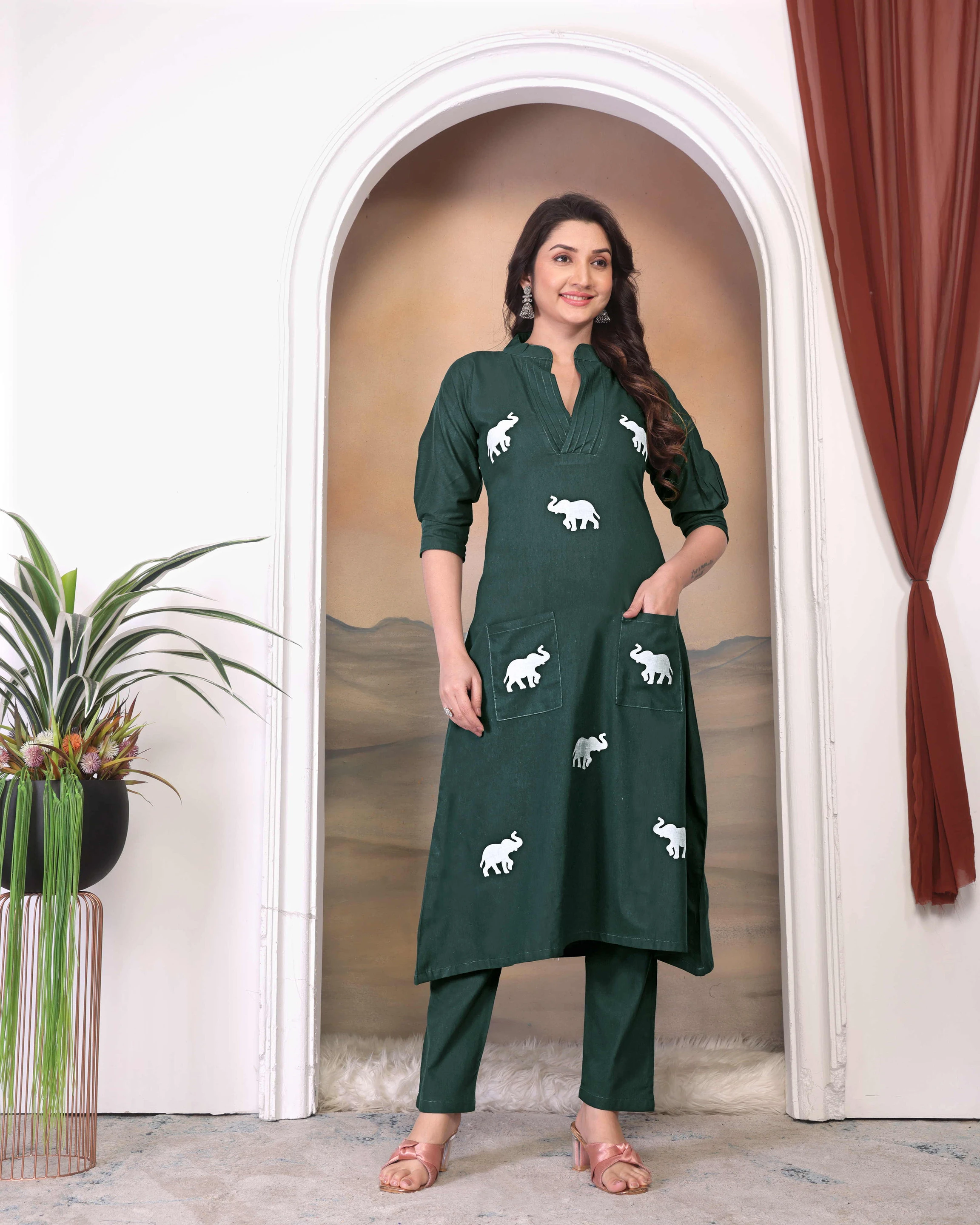 Hetvi Creation Women Cotton Blend Kurta Pant Set
