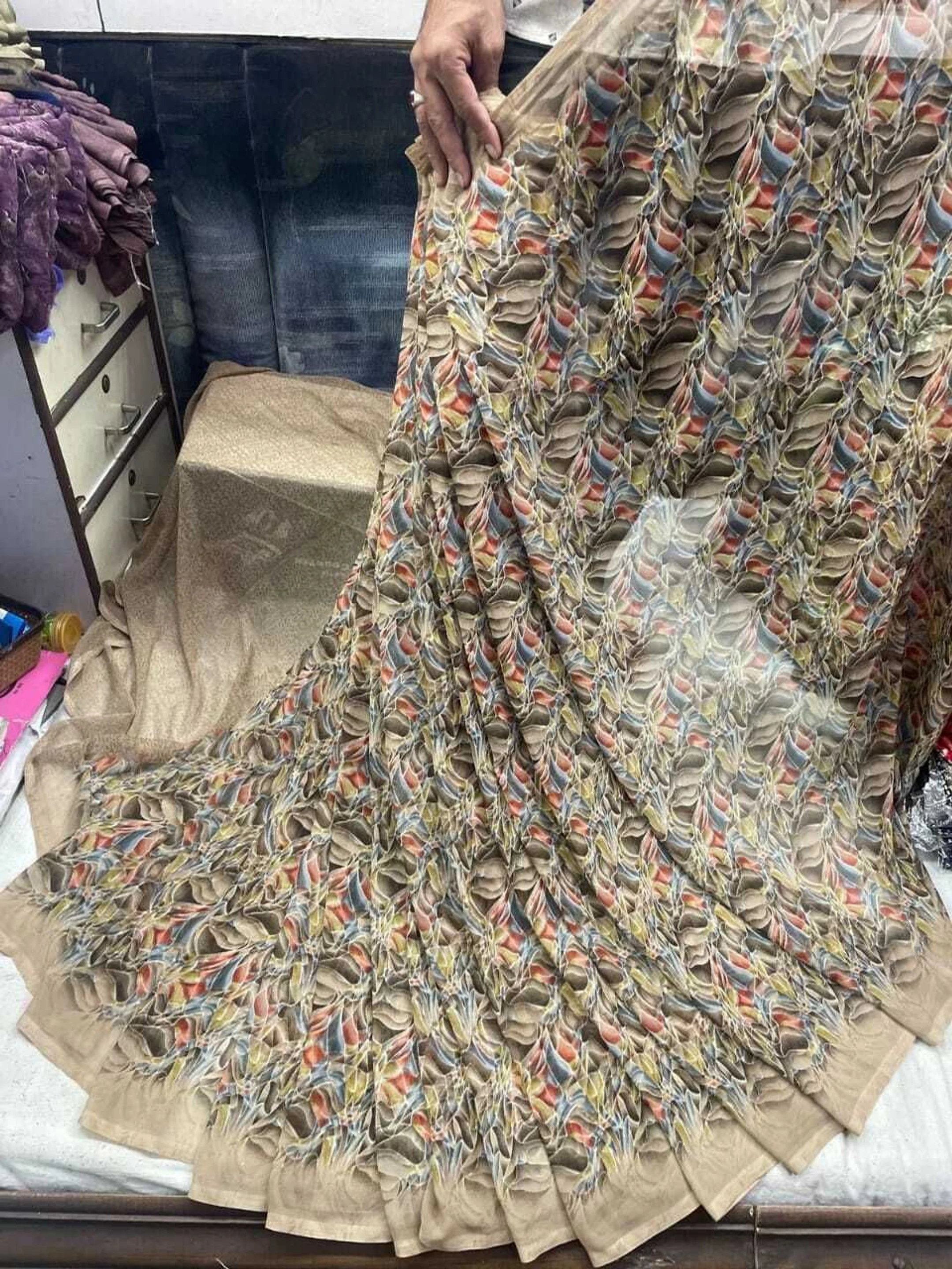 hetvi Printed Bollywood Georgette Saree (Brown)