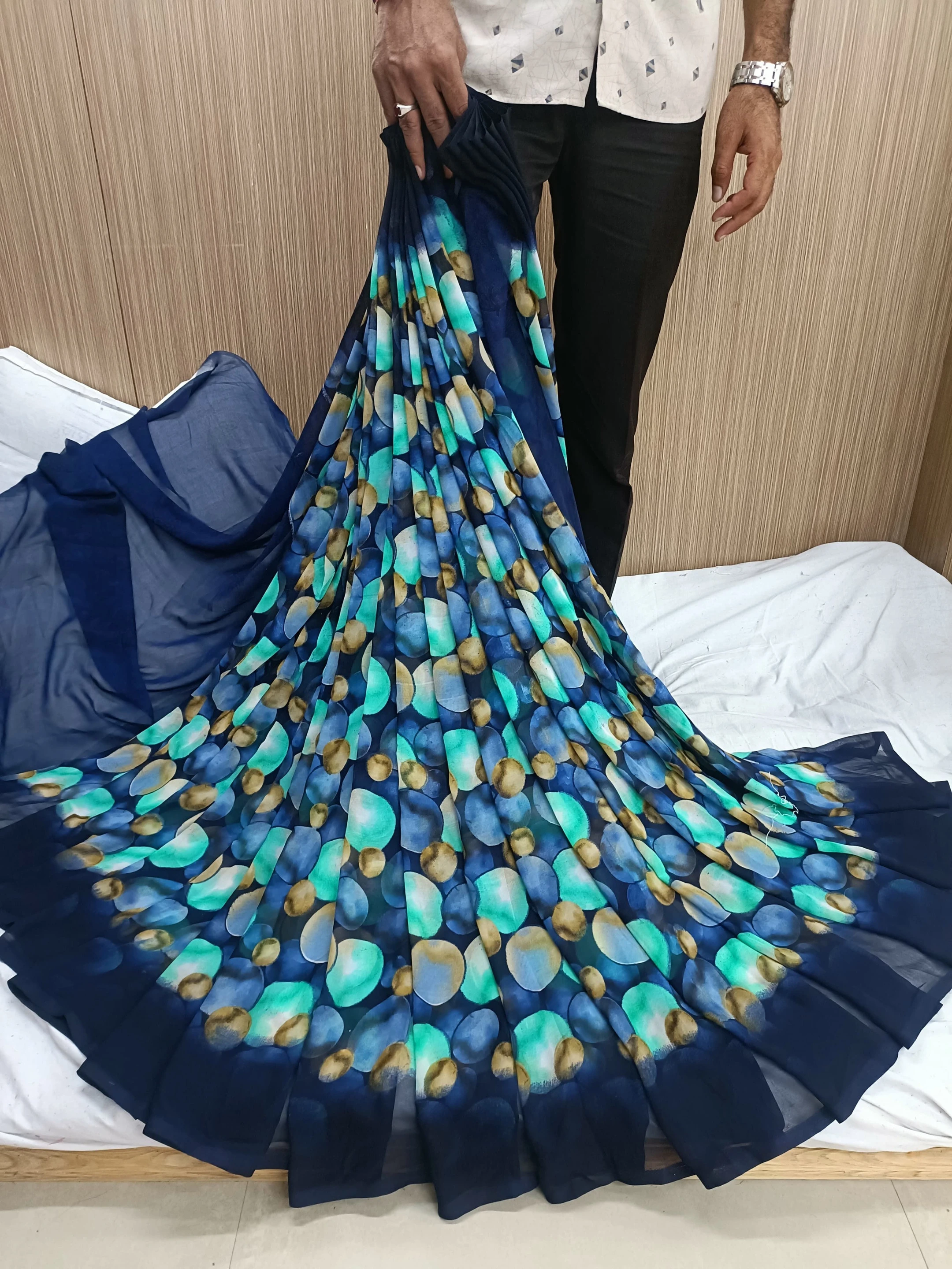 hetvi Printed Bollywood Georgette Saree (Dark Blue)