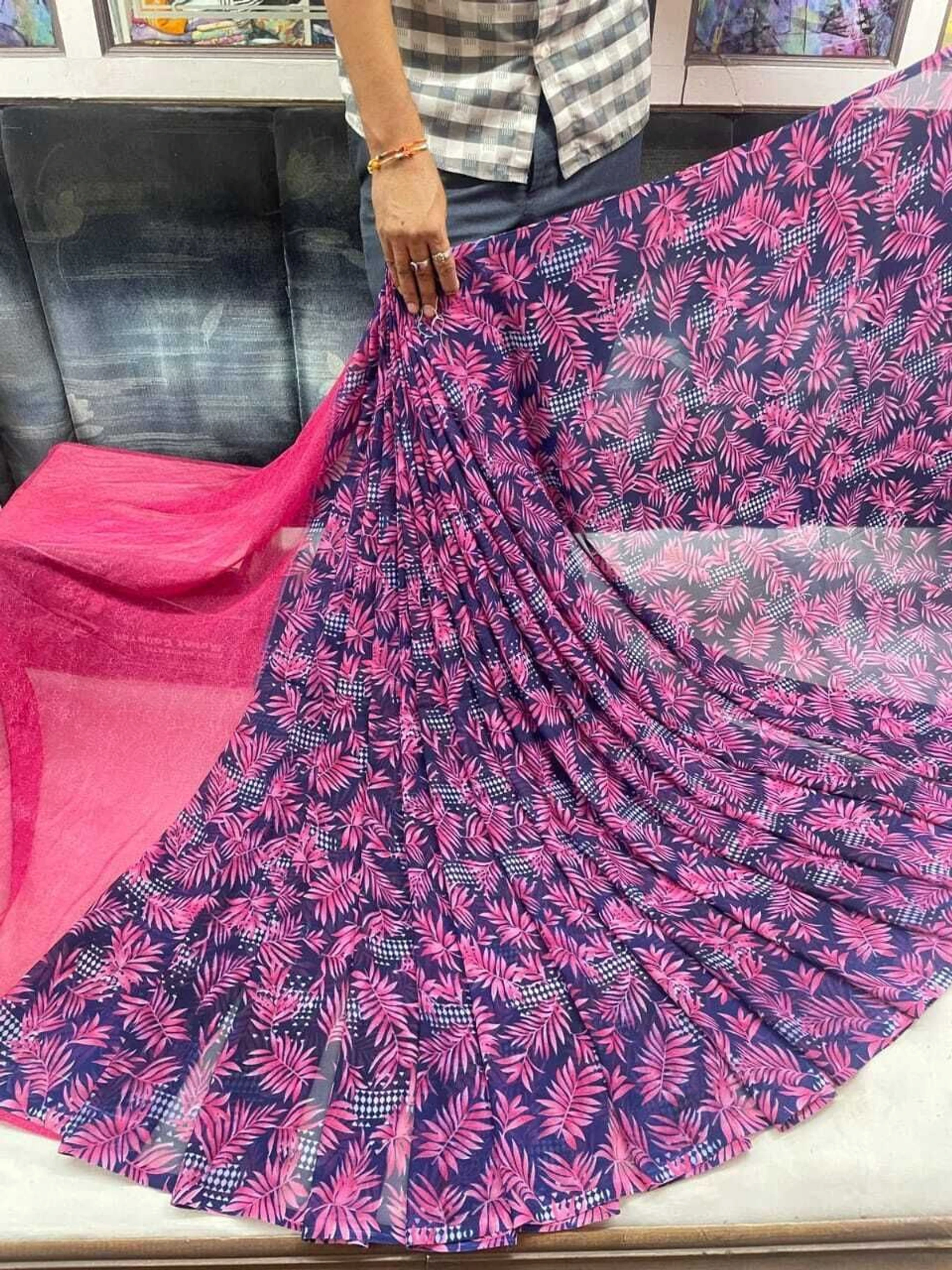 hetvi Printed Bollywood Georgette Saree (Pink)