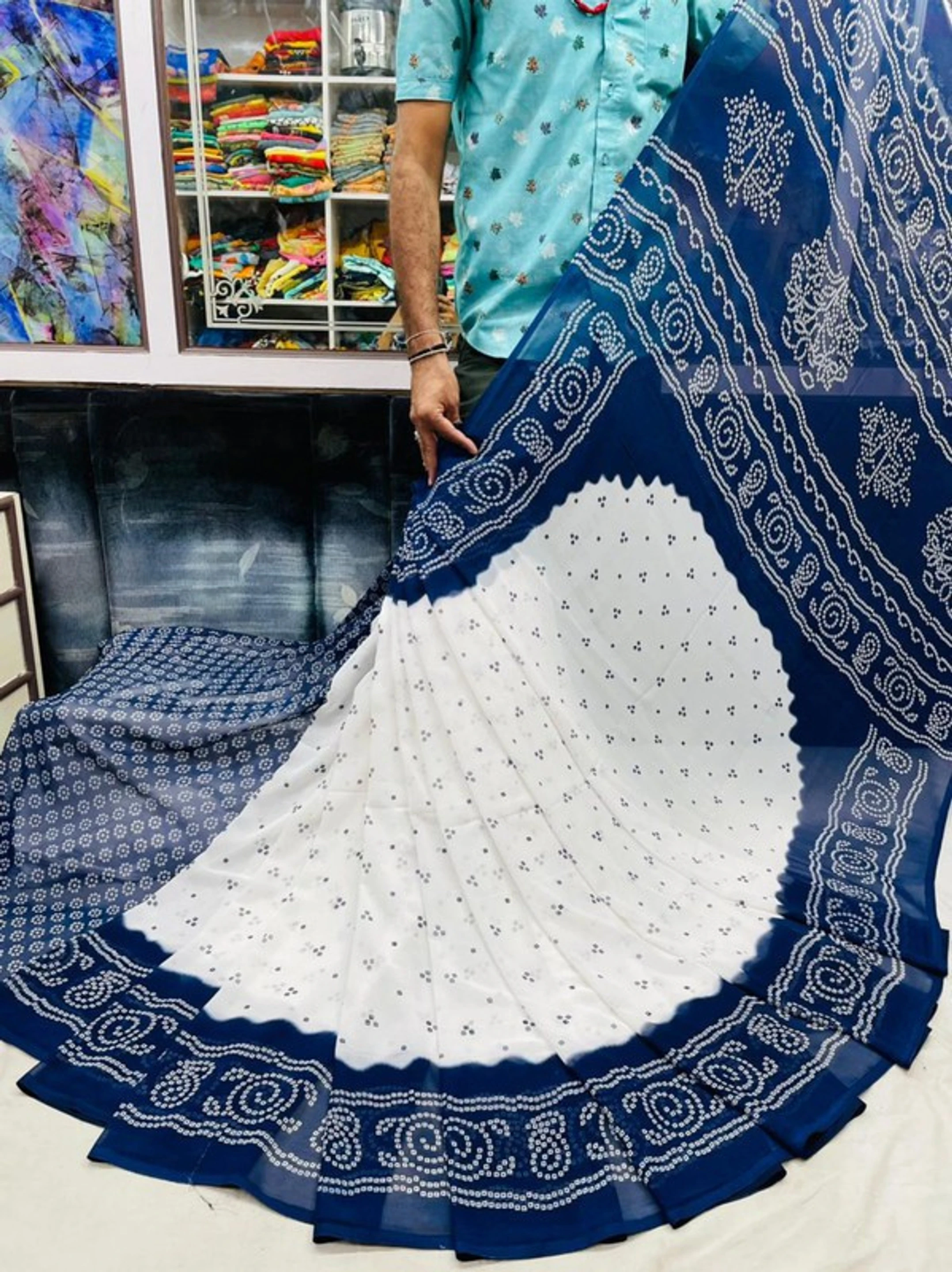 Hetvi Fashion Printed Daily Wear Georgette Saree (Dark Blue)