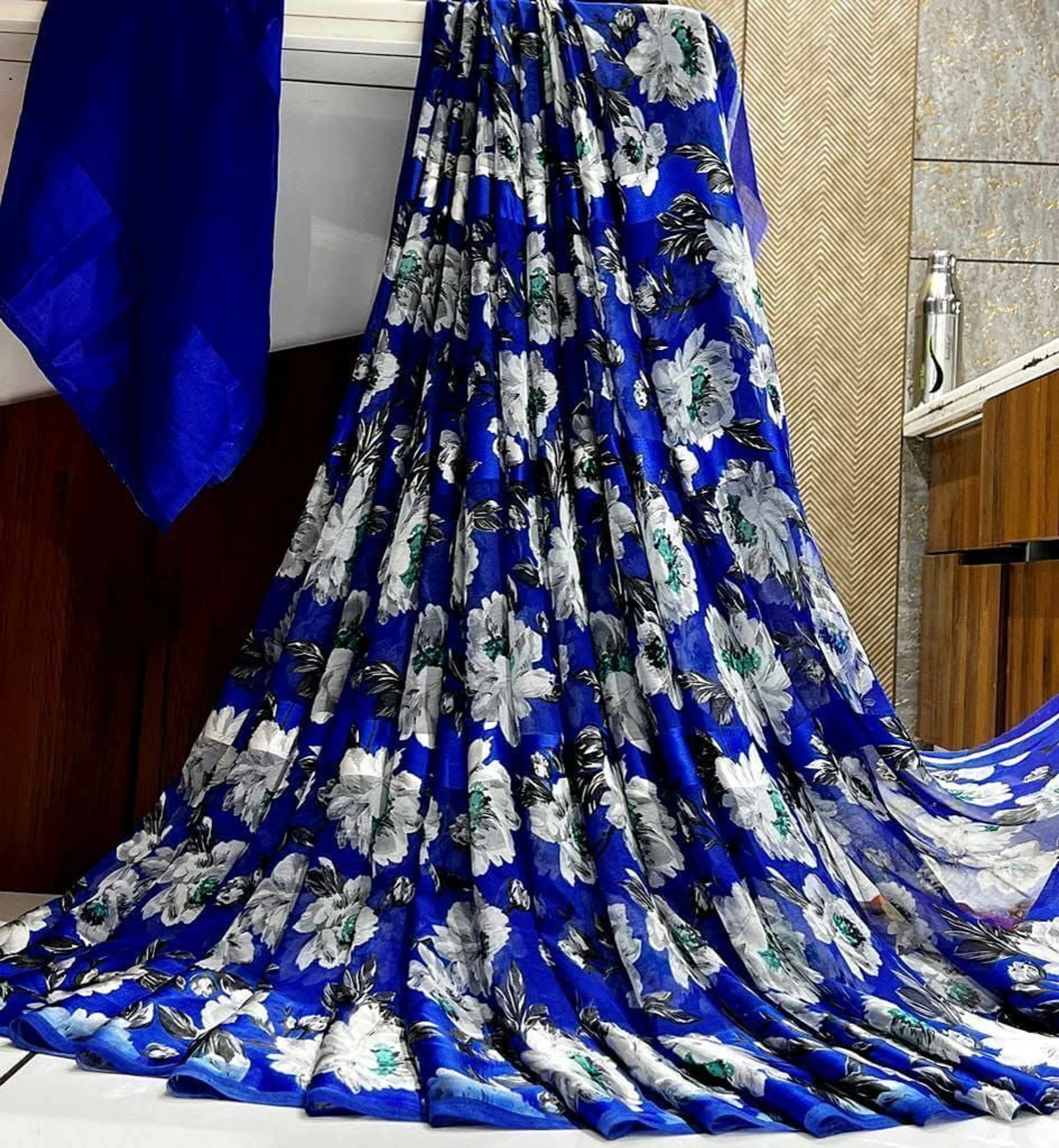 hetvi Floral Print Bollywood Georgette, Satin Saree (Blue)
