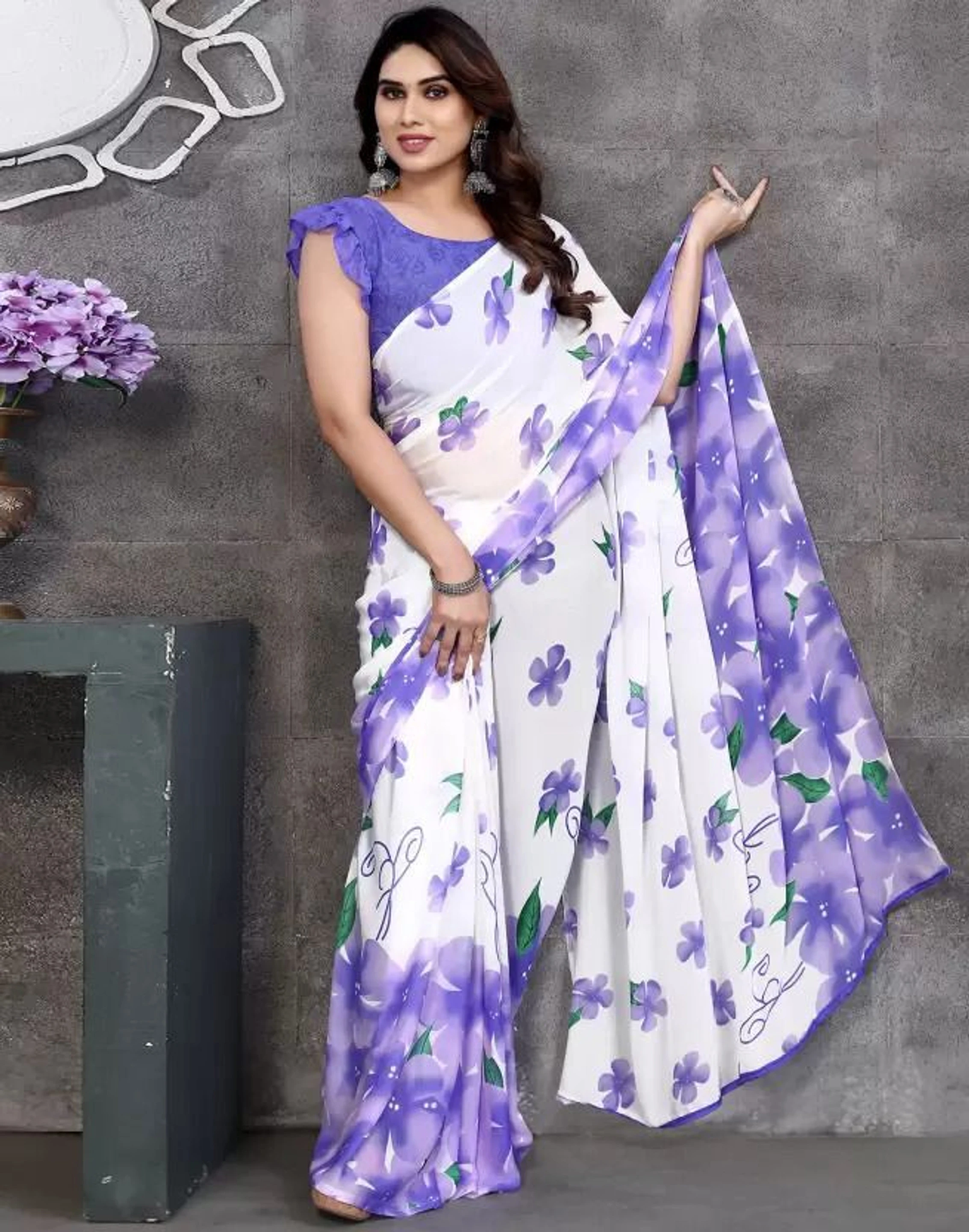 hetvi Printed Bollywood Georgette Saree (Blue, White)