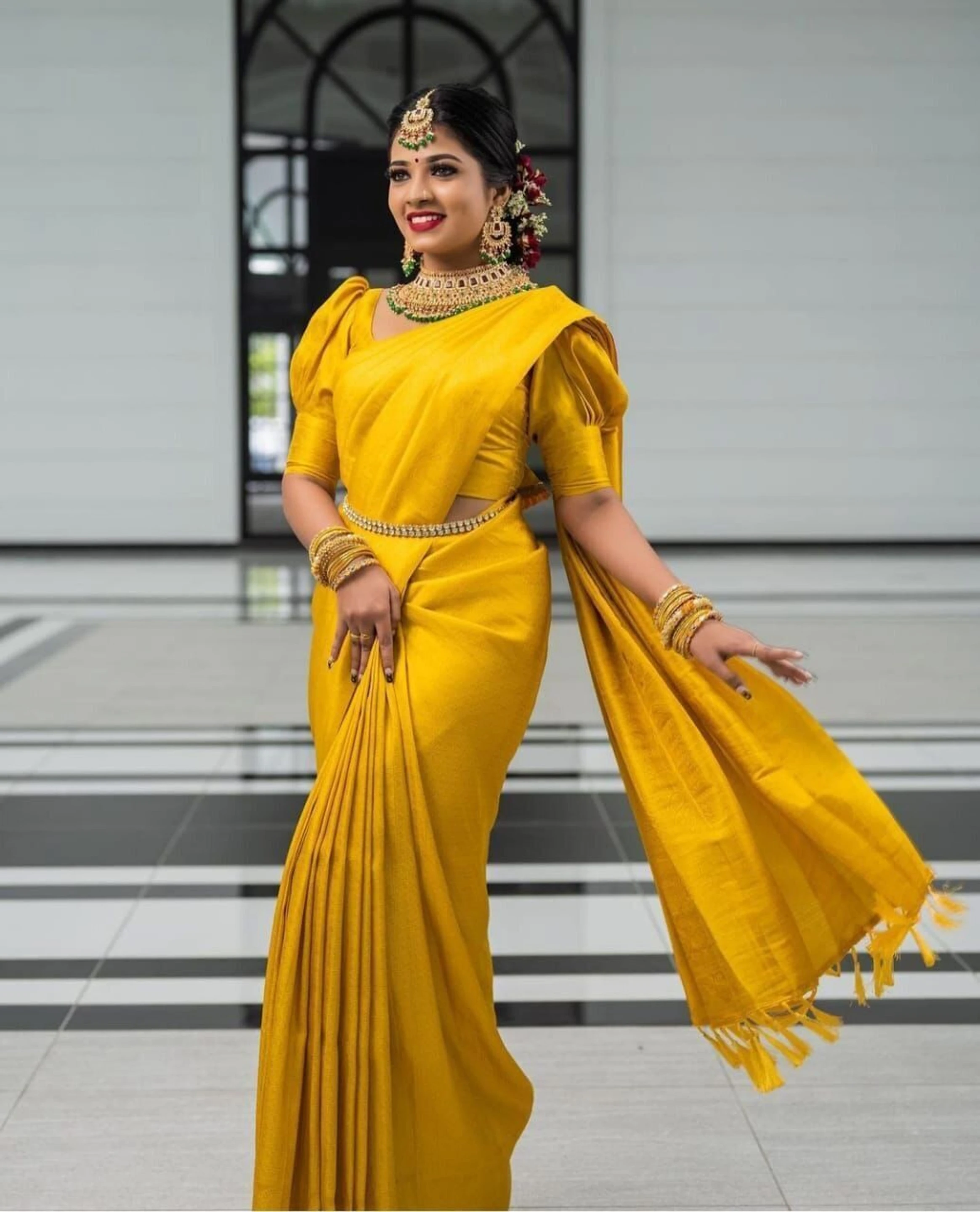HETVI FASHIONS Printed Kanjivaram Art Silk, Pure Silk Saree (Yellow)