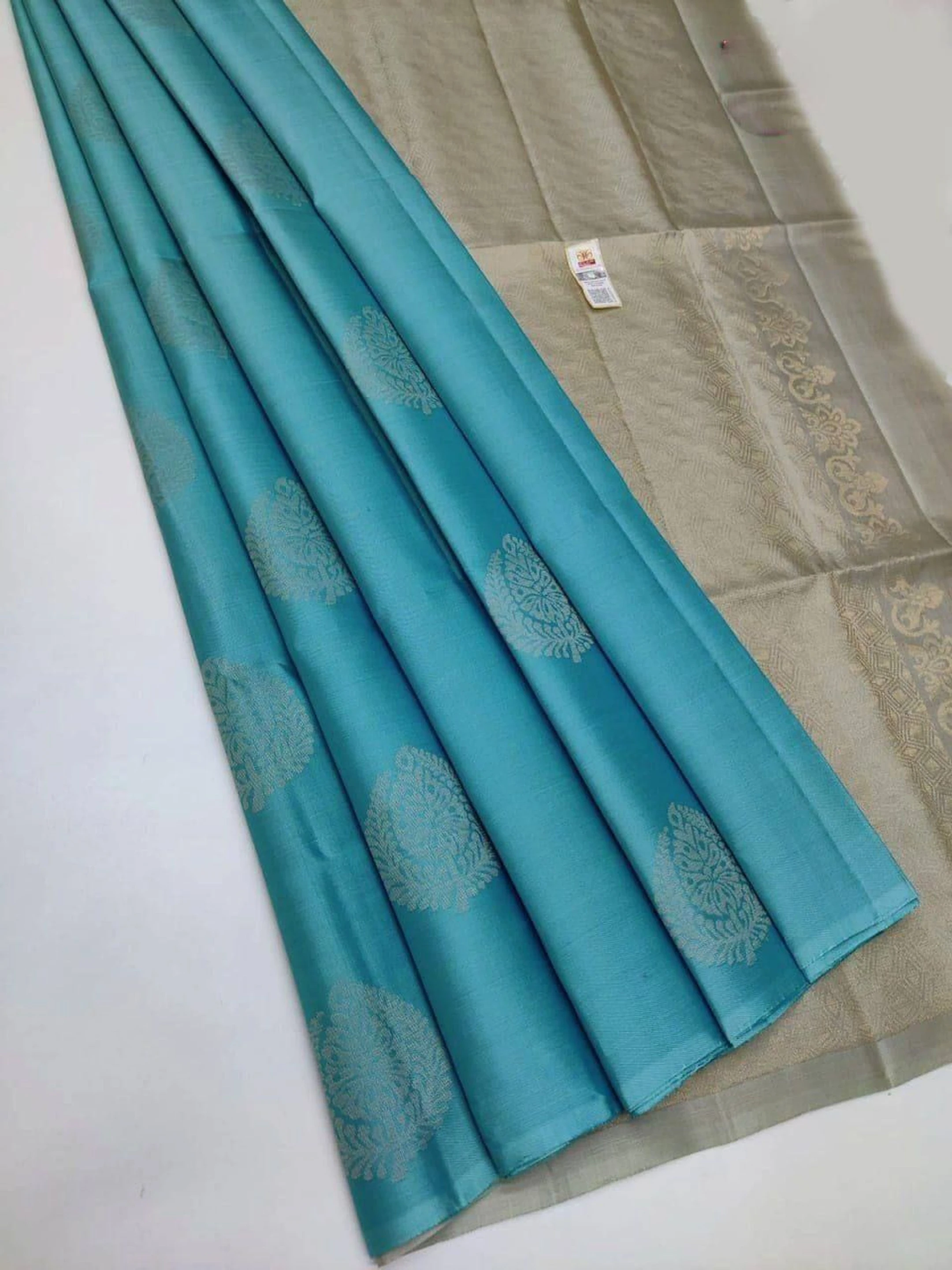 HETVI FASHIONS Woven Kanjivaram Art Silk, Pure Silk Saree (Light Blue)