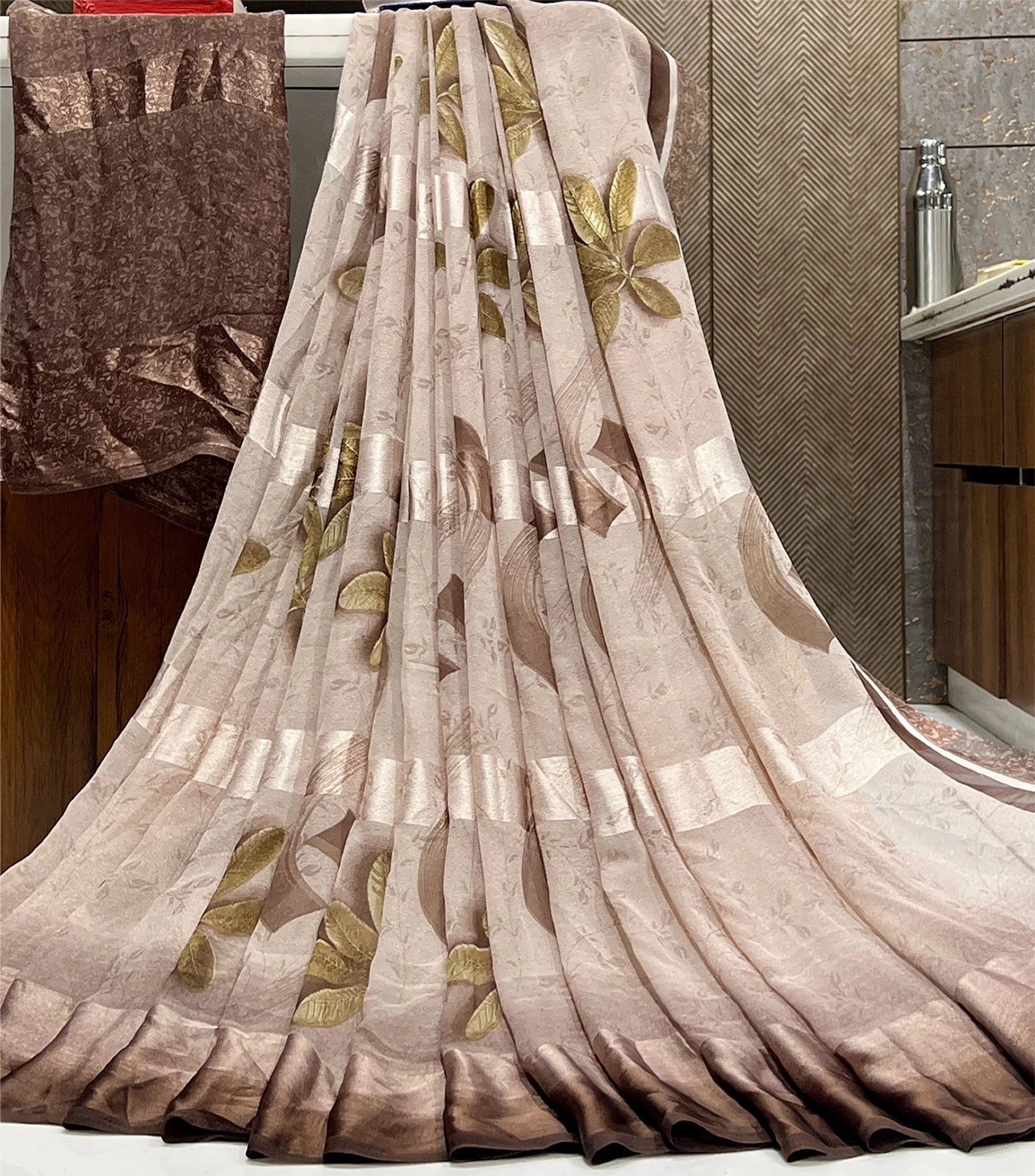 HETVI FASHIONS Printed Bollywood Georgette Saree (Brown)