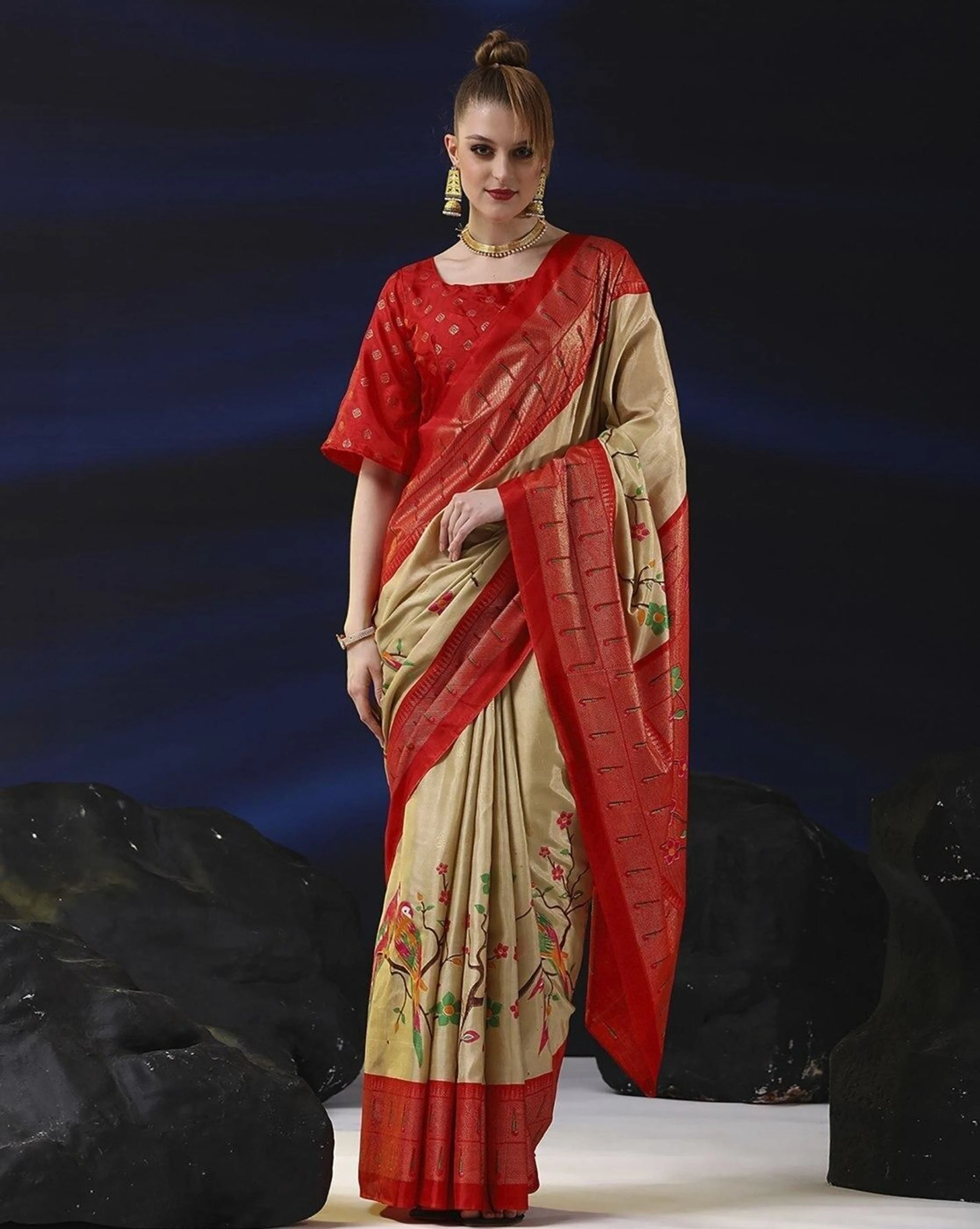 HETVI FASHIONS Woven Bollywood Art Silk, Pure Silk Saree (Cream)