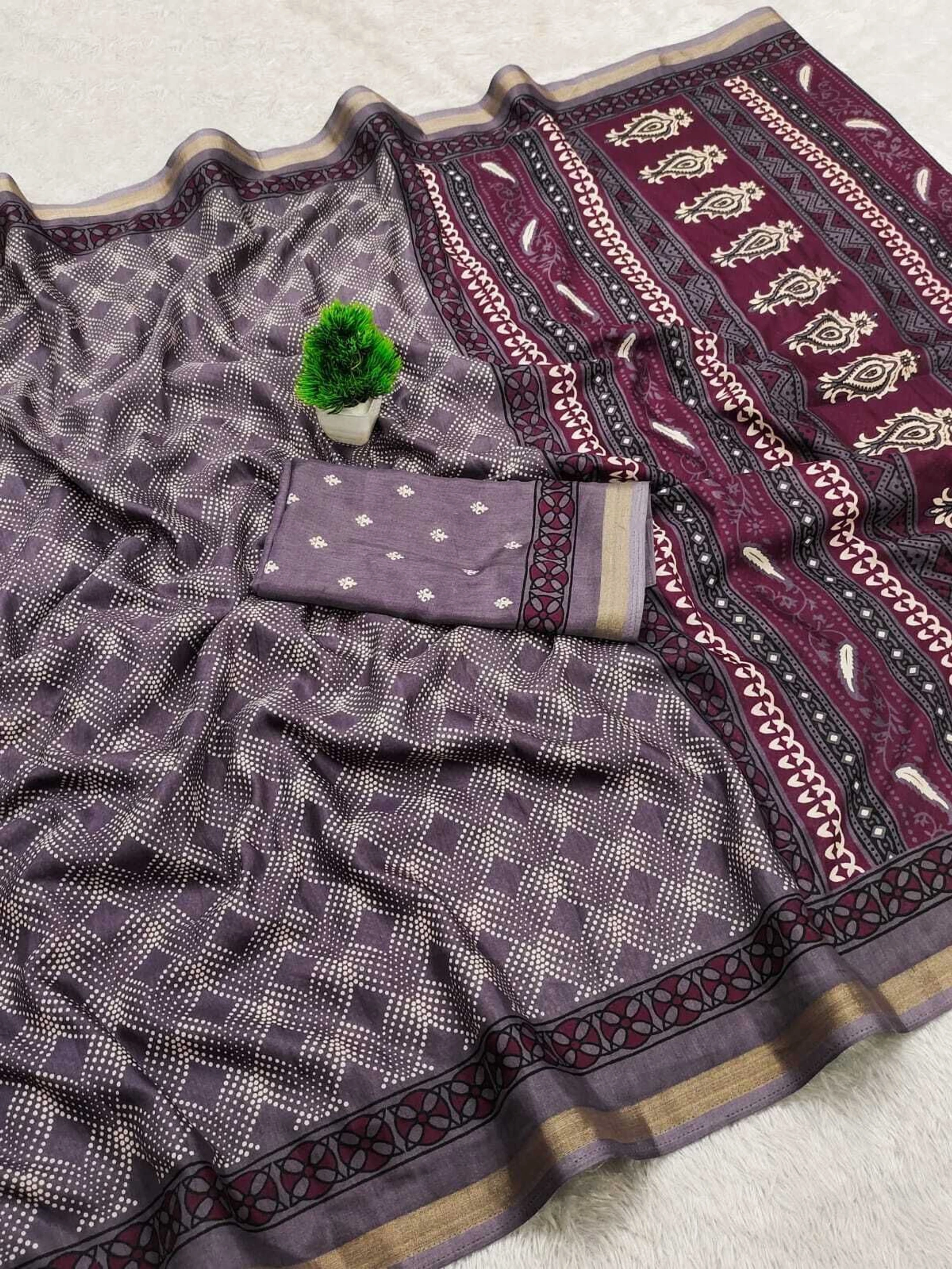 HETVI FASHIONS Embellished, Floral Print, Self Design, Woven, Printed Bollywood Mulmul, Cotton Blend Saree (Purple)