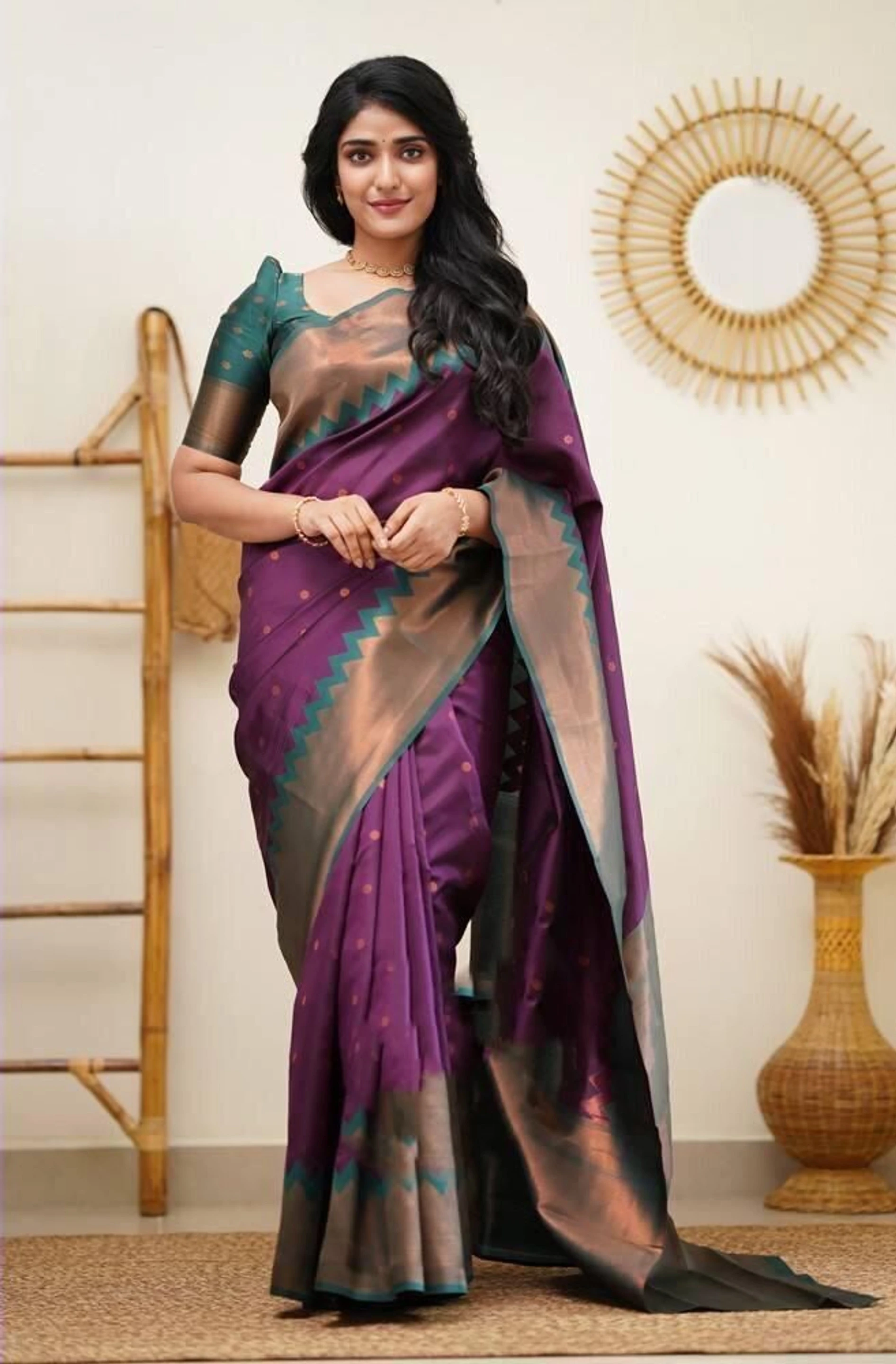 HETVI FASHIONS Woven Kanjivaram Art Silk, Pure Silk Saree (Purple)