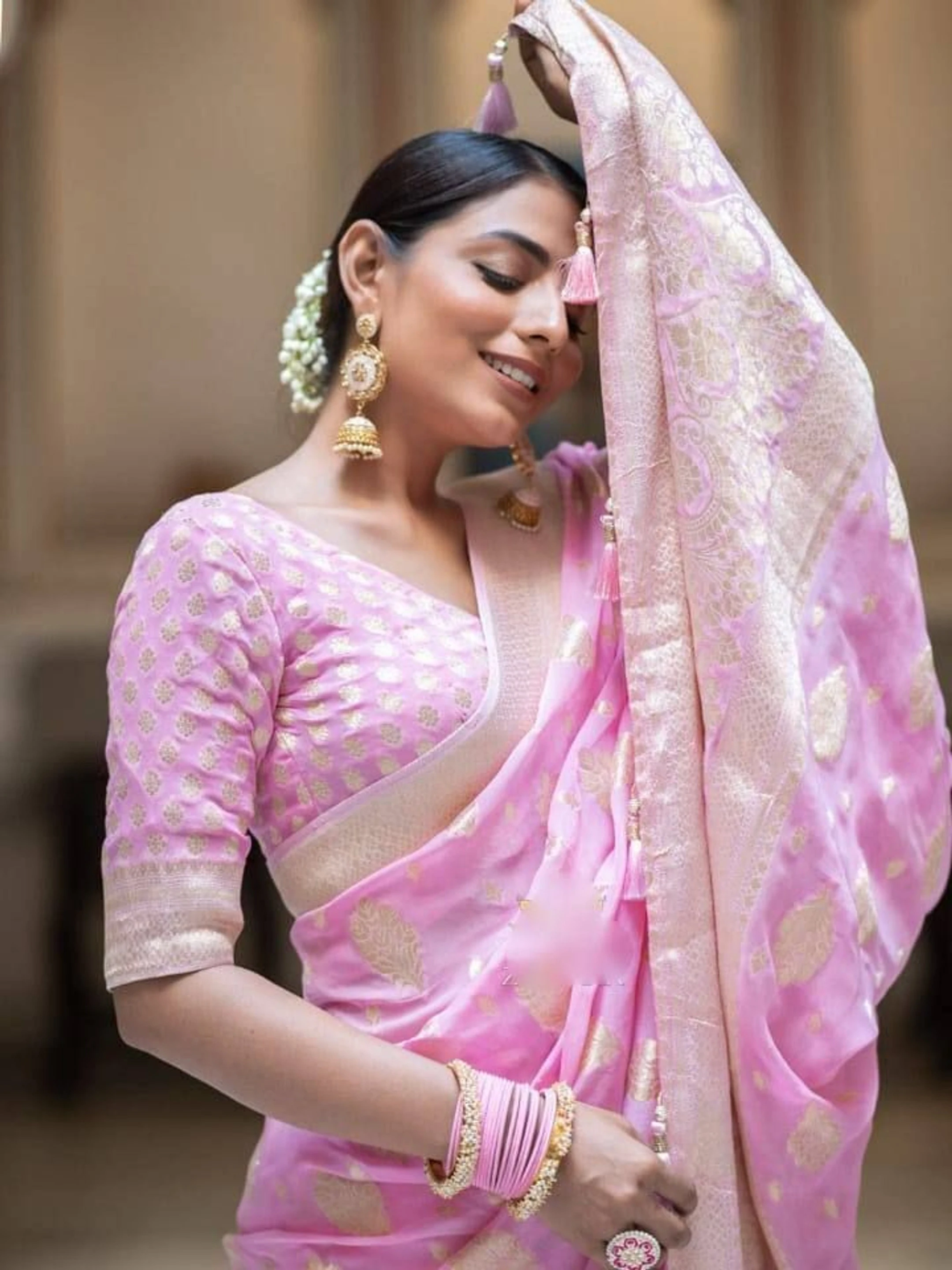 HETVI FASHIONS Woven Kanjivaram Art Silk, Pure Silk Saree (Pink, White)