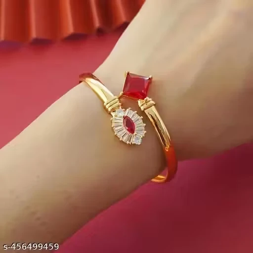 ✨ Fashionable Geometric Cubic Zirconia Bangle Bracelet for Women ✨