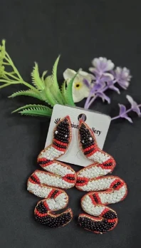 Sajdacommerce Minimalist Pearl Safety Pin Statement